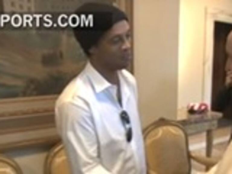 Francisco y pregunta »religiosa» a Ronaldinho: ¿Pelé o Maradona?