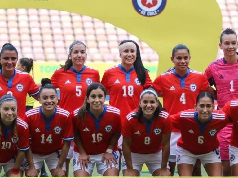 José Letelier entregó la nómina de La Roja Femenina para los amistosos ante Ecuador