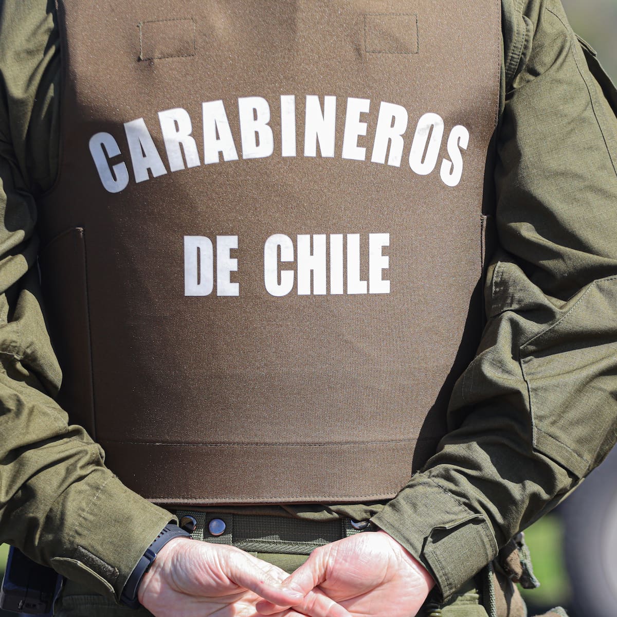 Carabinero de franco salva a lactante en La Cisterna tras dramática asfixia