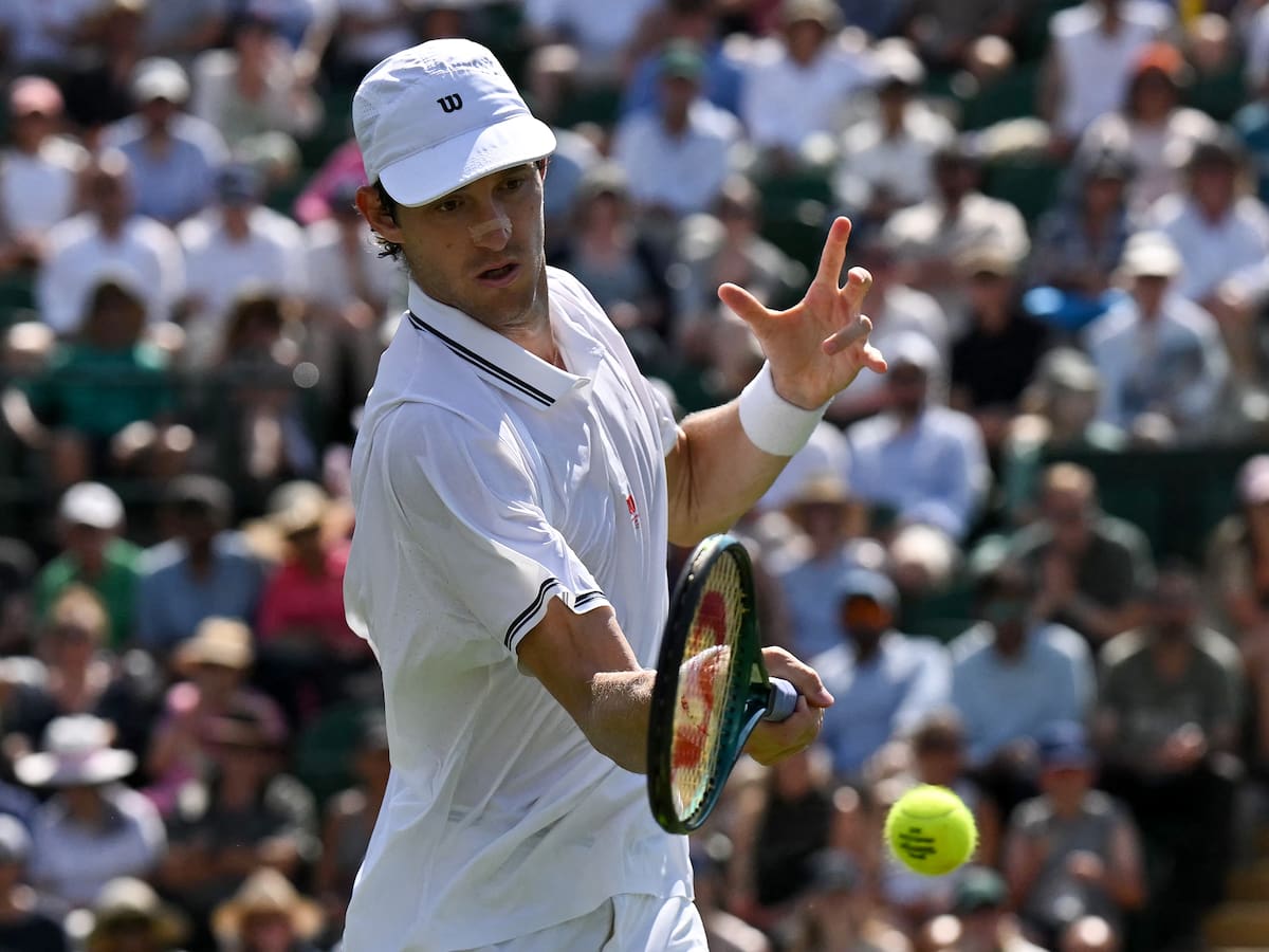 Nicolás Jarry firma su mejor triunfo del año y elimina al 8 del mundo en Wimbledon