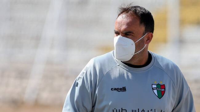 4 de Enero del 2021/SANTIAGOEl Director Tecnico de Palestino Jose Luis Sierra(c) ,durante el partido valido por la Vigésimo Séptima fecha del Campeonato Nacional AFP PlanVital 2020, entre Palestino vs Curico Unido, disputado en el Estadio Municipal de la Cisterna.
FOTO:FRANCISCO LONGA/AGENCIAUNO