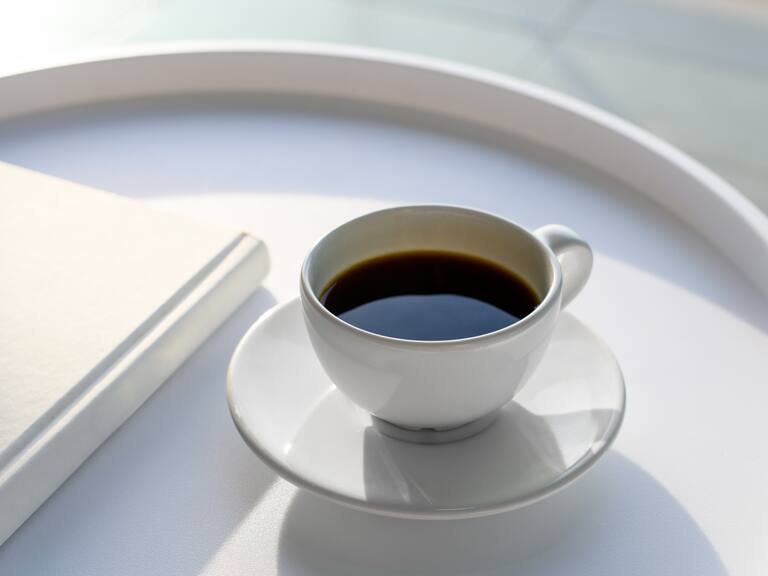 Intentó envenenar a sus colegas: mujer es acusada de poner viagra en el café de sus compañeros