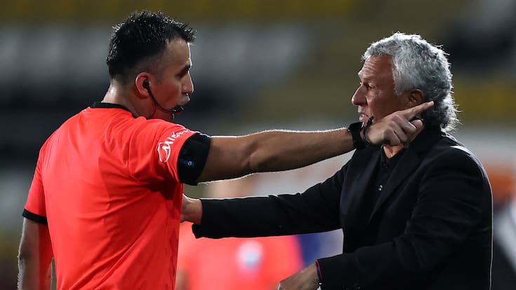 “Un desubicado”: Gorosito acusa a un funcionario de la U de Chile por provocar al plantel de Alianza Lima tras su eliminación