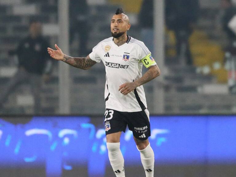 “Vergüenza”: Arturo Vidal se pronuncia ante los violentos incidentes en el partido de Independiente y Universidad de Chile