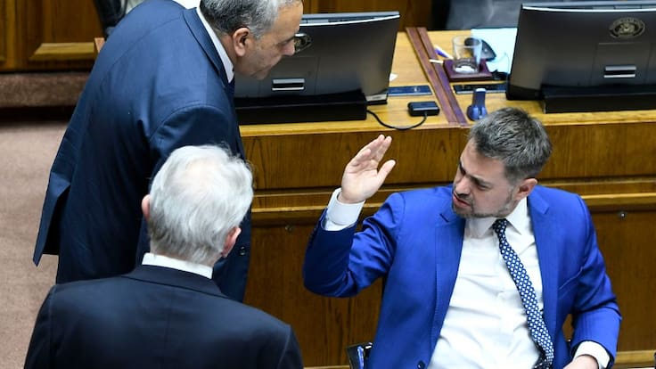 Guerra socialista en el Congreso: rechazan desafuero del diputado Manouchehri tras querella de senador Fidel Espinoza