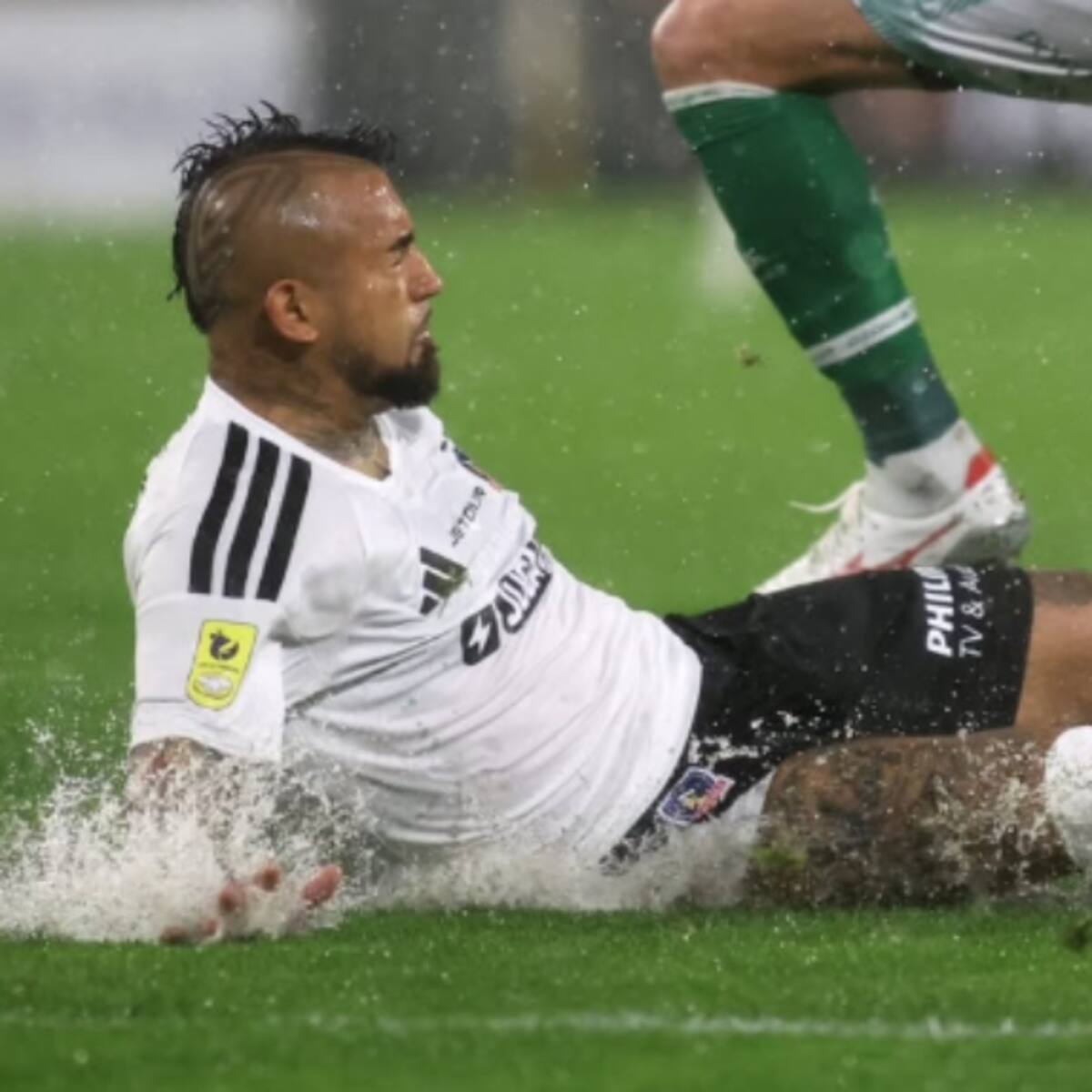 “Parecía que estaba jugando en el barrio”: Vidal y la suspensión por lluvia del duelo de Colo Colo ante Deportes Puerto Montt