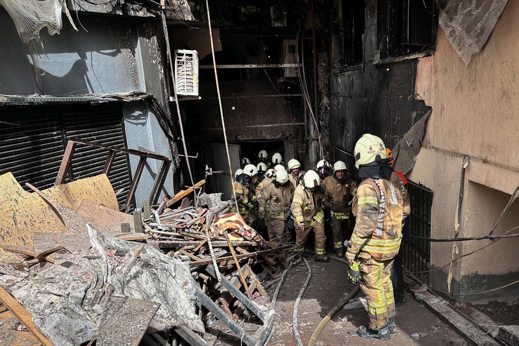 El daño que dejó el incendio en el club nocturno Masquerade de la ciudad de Estambul en Turquía.