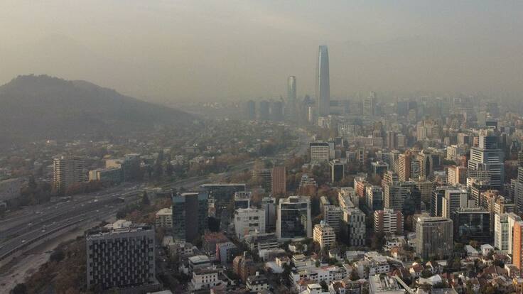 Informe alerta deterioro de calidad del aire en 2025: Santiago está entre las capitales peor evaluadas de Latinoamérica