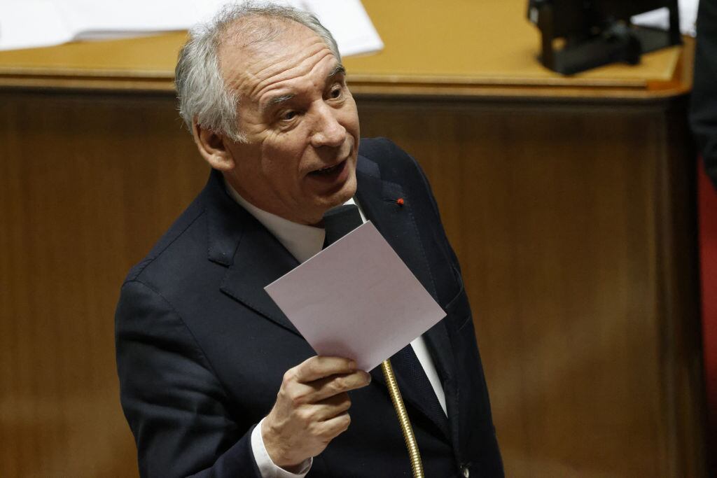 El nuevo primer ministro de Francia, François Bayrou, habla ante la Asamblea Nacional en la ciudad de París