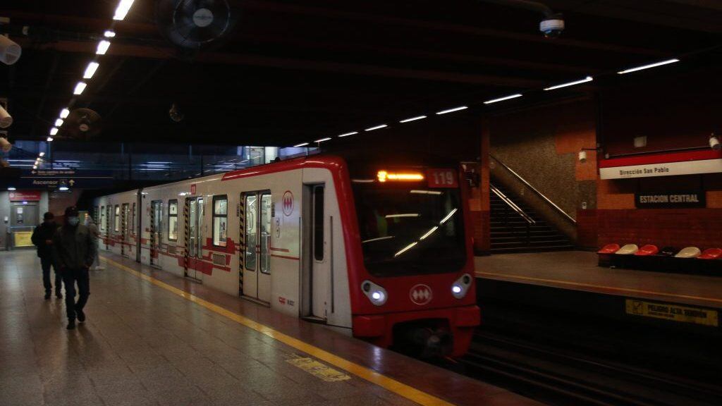 15 de Mayo del 2021/ SANTIAGO
Metro dispone de pasaje gratuitopor motivo de las elecciones de Constituyentes, Municipales y Gobernadores
FOTO: LUIS ENRIQUE SEVILLA FAJARDO/AGENCIAUNO