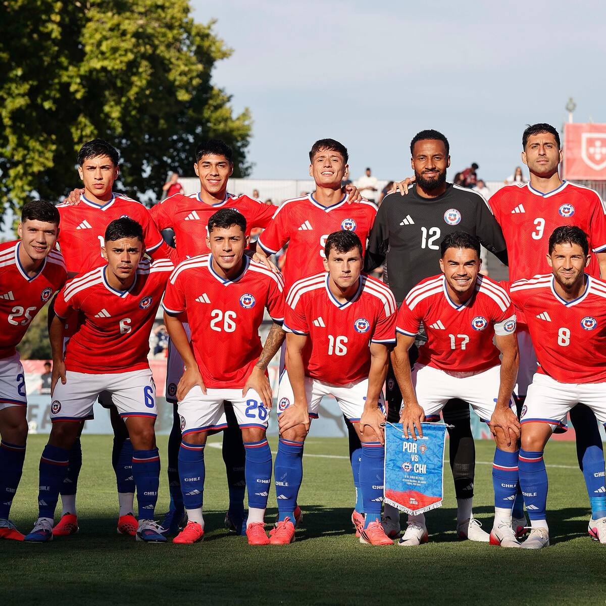 ¿Es real el nuevo diseño de la camiseta de La Roja que circula en redes? ADN chequea