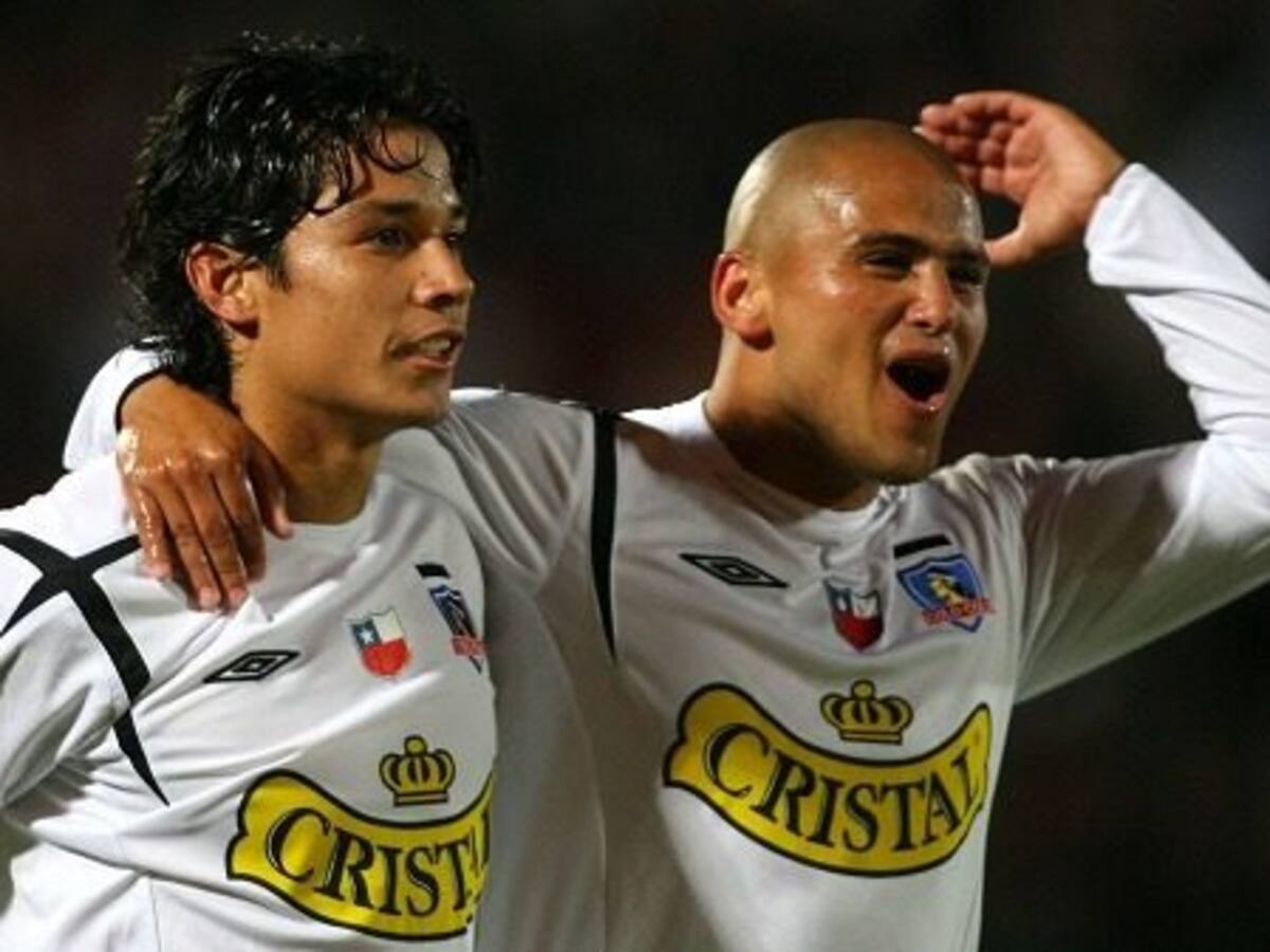 Se reencontraron en el Monumental: Así fue el emotivo abrazo entre Humberto Suazo y Matías Fernández