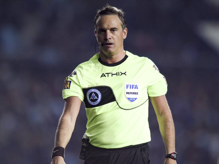 Árbitro argentino Patricio Loustau será el encargado de impartir justicia entre Chile y Brasil por Copa América