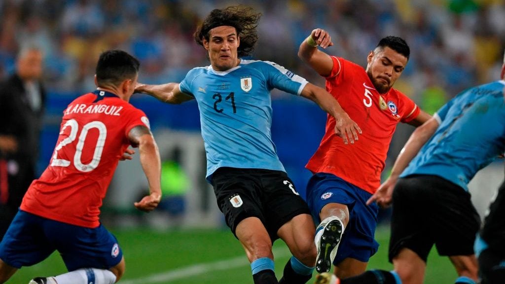 Edinson Cavani en un Chile versus Uruguay