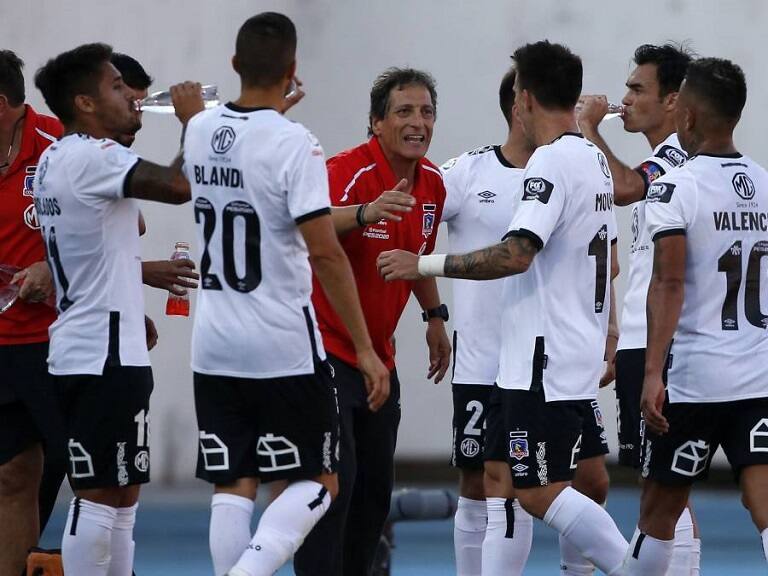 Mario Salas decidió dejar a Óscar Opazo fuera del once titular de Colo Colo para el duelo ante Curicó