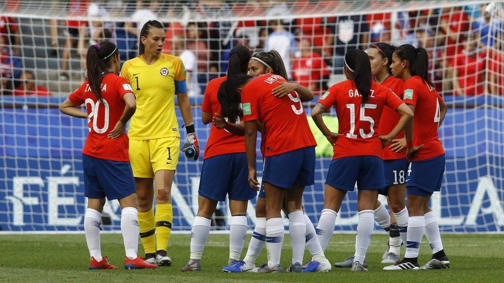 16 de Junio de 2019/PARISChristiane Endler y María José Urrutia durante el partido por el grupo F del Mundial Femenino Francia 2019 entre las selecciones de Chile vs EEUU jugado en el Estadio Parc des Princes de Paris
FOTO: MARIO DAVILA/AGENCIAUNO