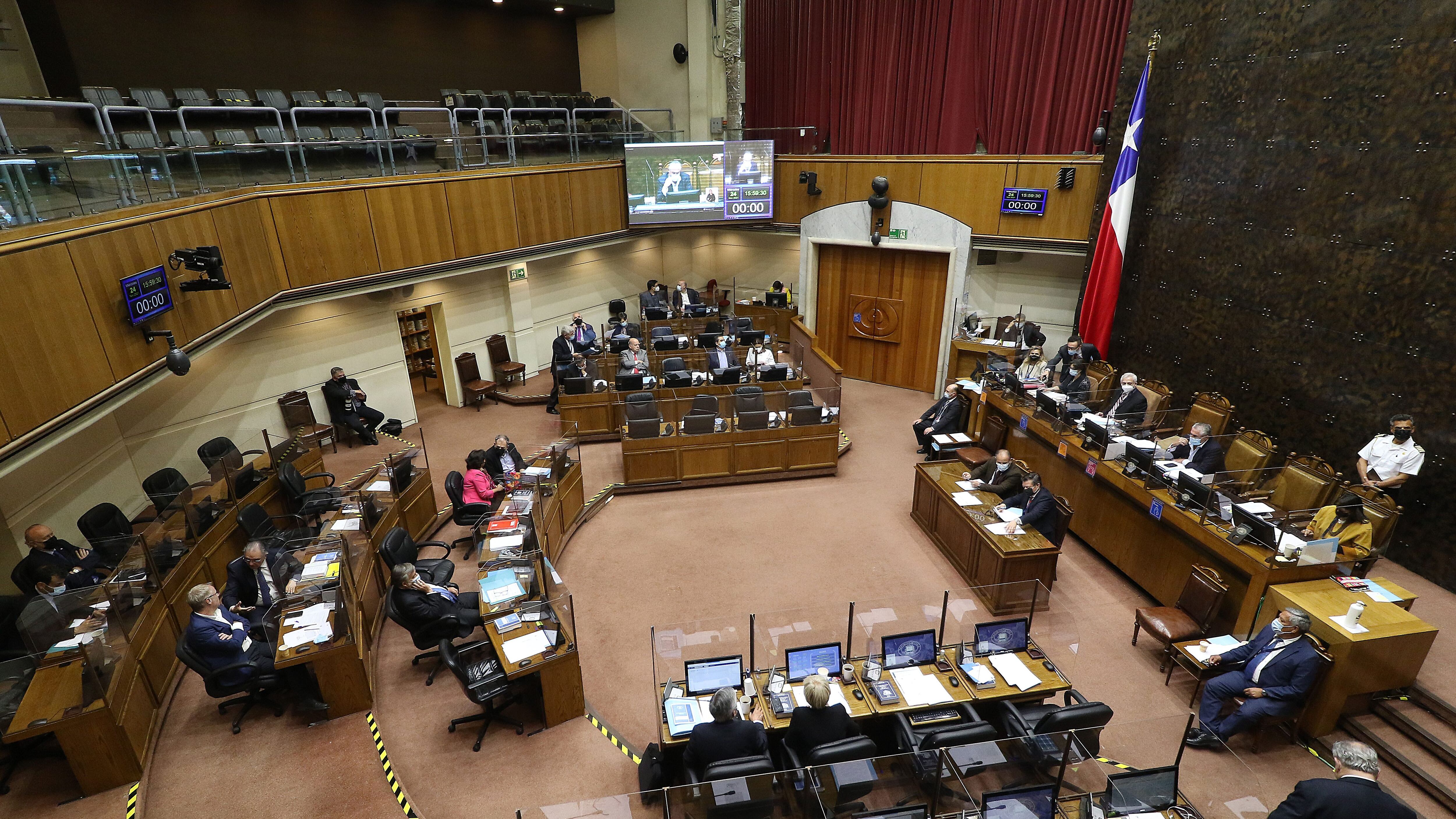 24 DE NOVIEMBRE DE 2021/VALPARAISOVista general de la Sesión Especial de Sala del Senado, citada para discutir una nueva extensión del Estado de Excepción Constitucional de Emergencia, por grave alteración del orden público, en las provincias de Biobío y Arauco, en la Región del Biobío, y en las provincias de Cautín y Malleco, en la Región de La Araucanía.
FOTO: LEONARDO RUBILAR CHANDIA/AGENCIAUNO