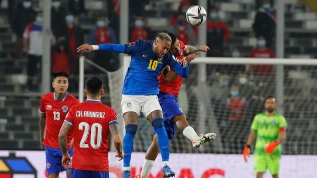 Chile arriesga sanción de FIFA por gritos racistas de los hinchas ante Brasil
