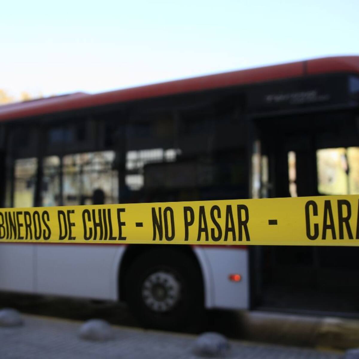 Carabineros sufren doble accidente: primero chocaron con bus RED y luego con auto particular durante su traslado al hospital