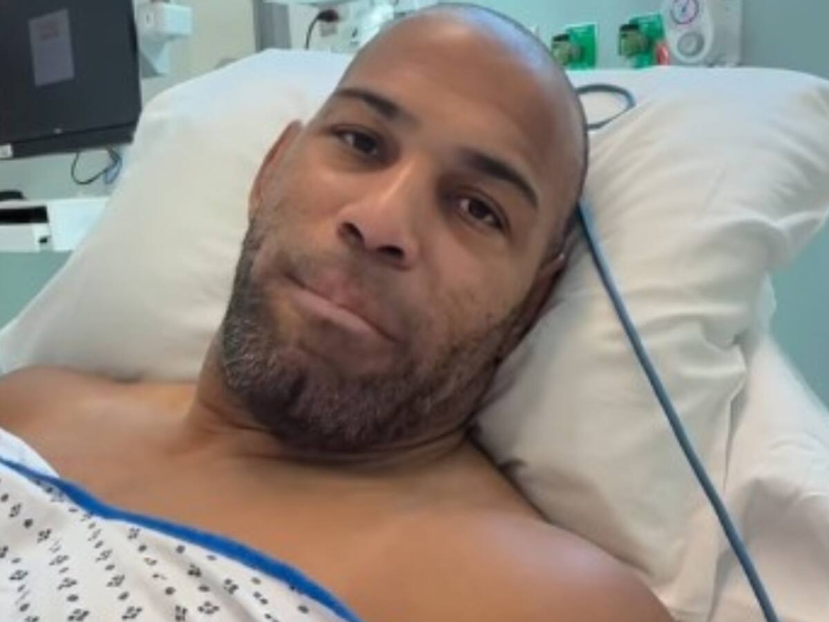 “Va a volver más fuerte”: Yasmani Acosta regresa a Chile para ser operado luego de lesionarse en pleno combate