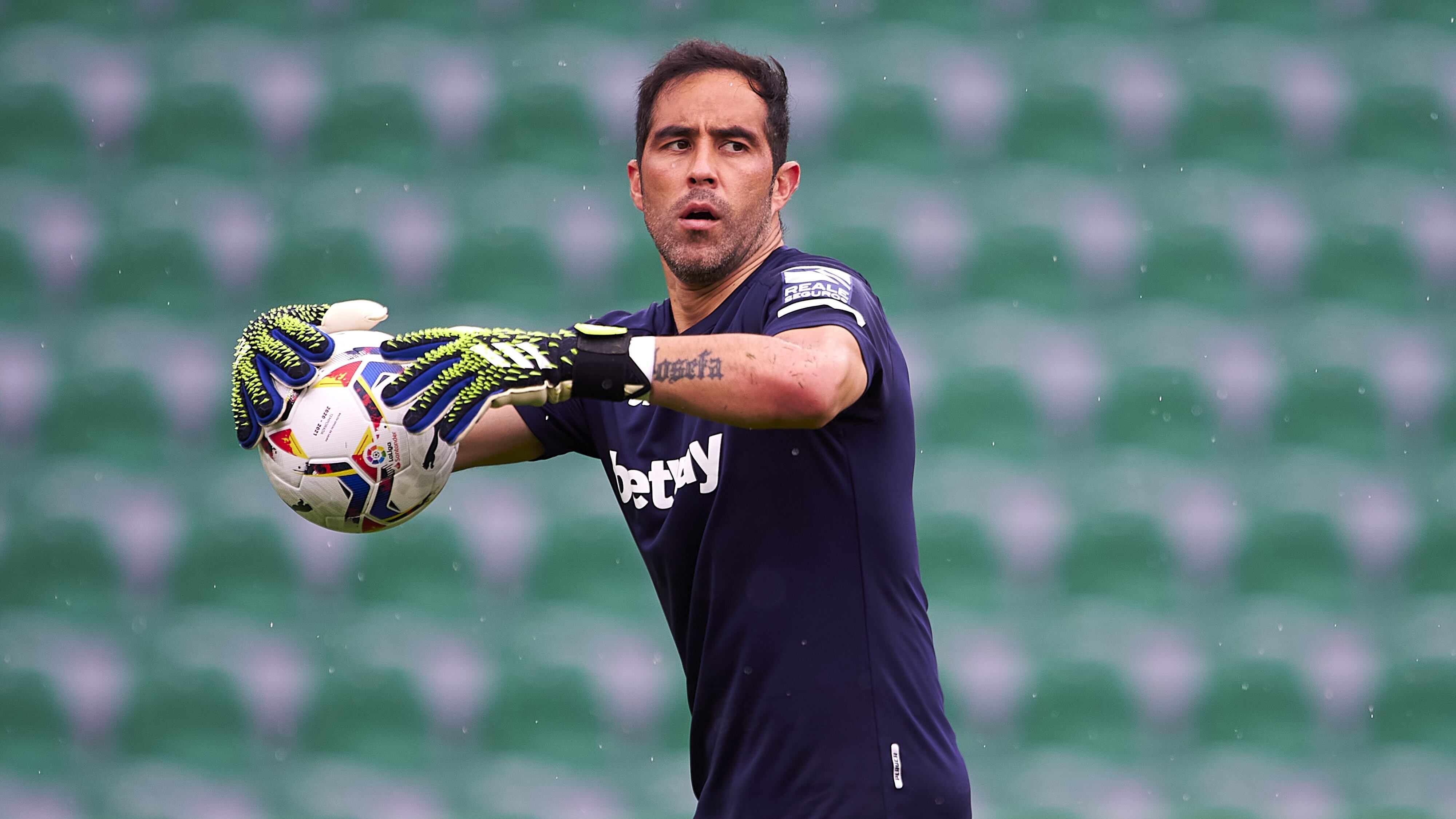 ELCHE, SPAIN - APRIL 04: Claudio Bravo of Real Betis warms up prior to the La Liga Santander match between Elche CF and Real Betis at Estadio Martinez Valero on April 04, 2021 in Elche, Spain. Sporting stadiums around Spain remain under strict restrictions due to the Coronavirus Pandemic as Government social distancing laws prohibit fans inside venues resulting in games being played behind closed doors. (Photo by Francisco MaciaQuality Sport Images/Getty Images)