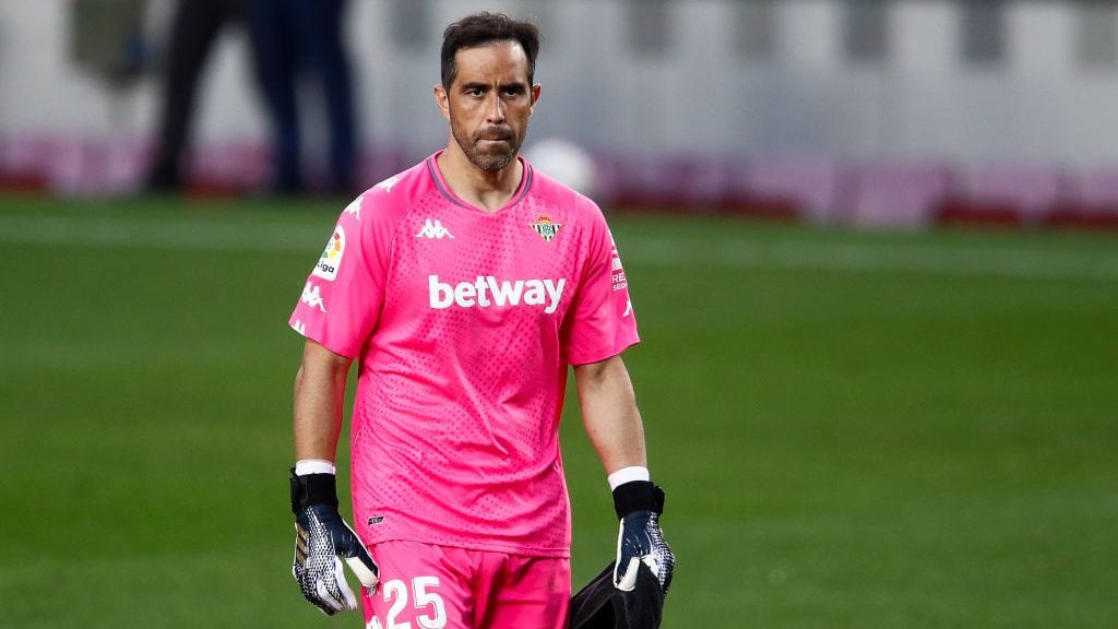 BARCELONA, SPAIN - NOVEMBER 07: Claudio Bravo of Real Betis looks on during the La Liga Santader match between FC Barcelona and Real Betis at Camp Nou on November 07, 2020 in Barcelona, Spain. (Photo by Eric Alonso/Getty Images)