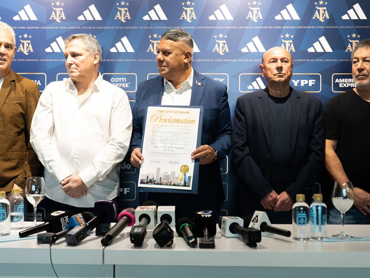 Ahí será la final de la Copa América: Miami entregó llaves de la ciudad al presidente del fútbol argentino