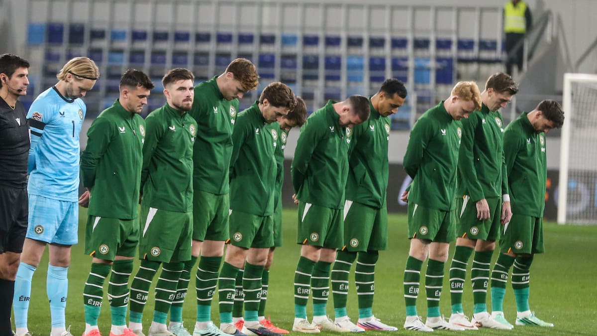 Con acusaciones de racismo y brazaletes negros en señal de luto: el tenso enfrentamiento entre Irlanda e Israel en la UEFA Nations League