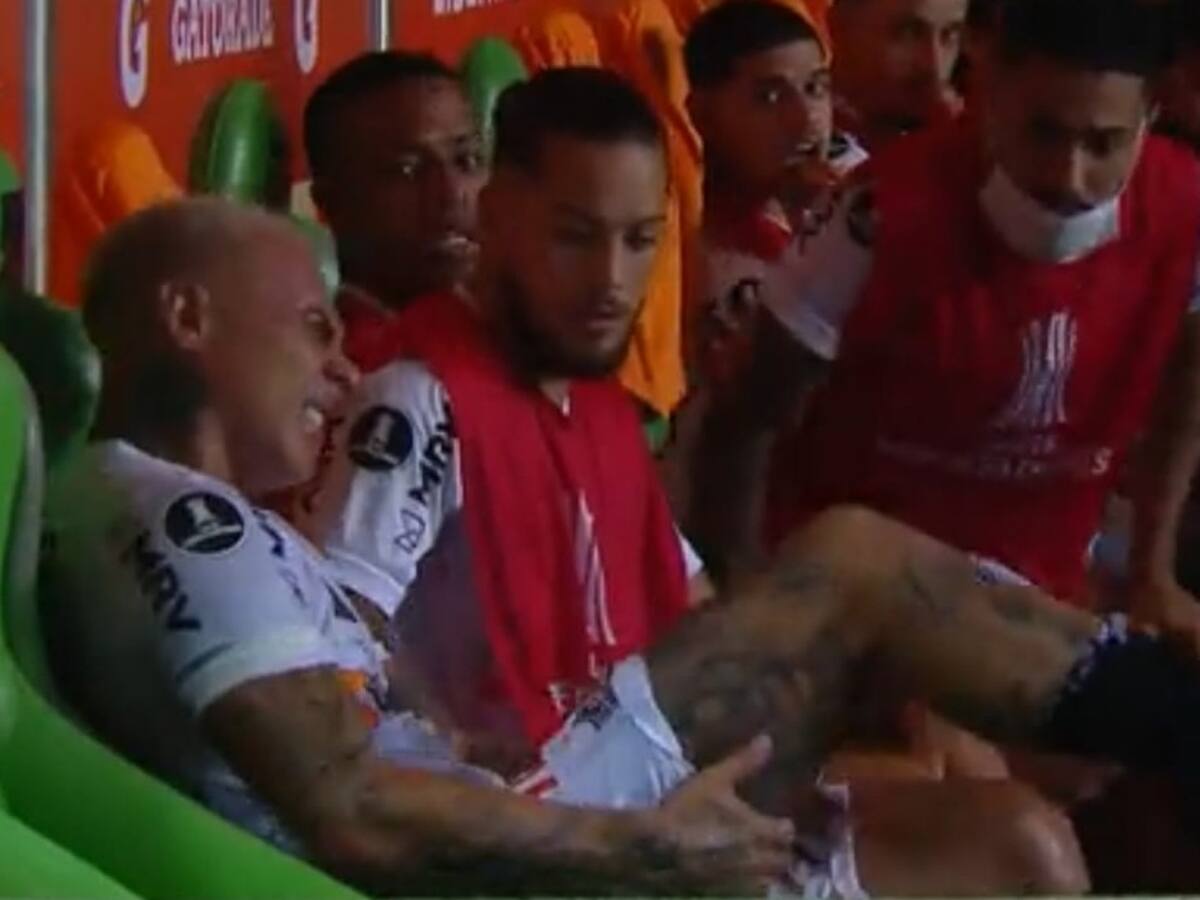 Eduardo Vargas sufrió una preocupante lesión en Copa Libertadores y alarmó al plantel de Atlético Mineiro