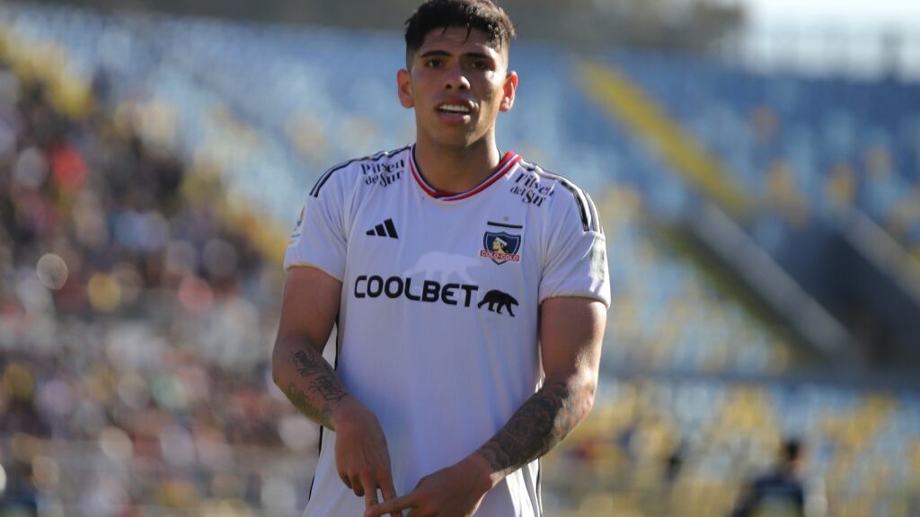 Carlos Palacios se ilusiona con renovar en Colo Colo: "Ojalá se pueda dar, me voy a quedar muy feliz acá"