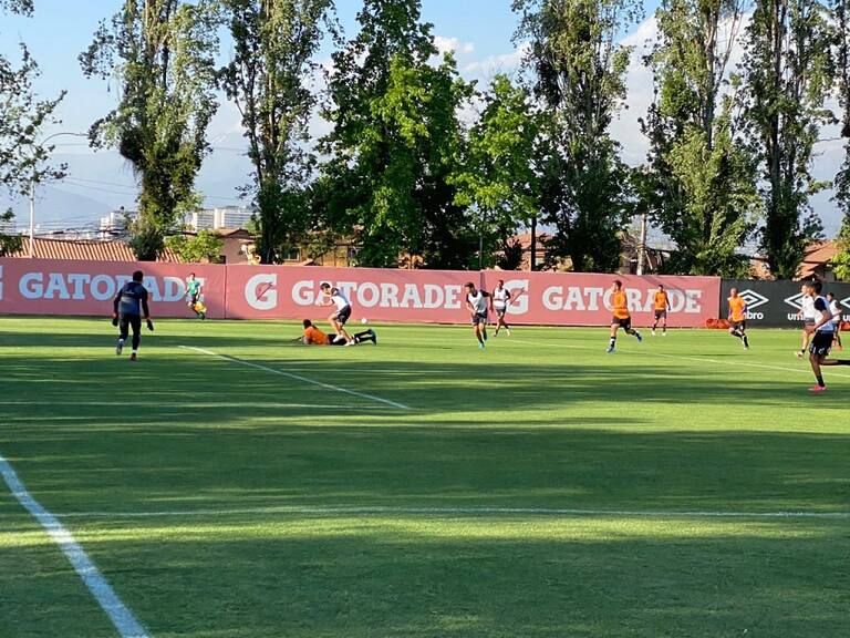 Ni en los amistosos puede celebrar: Colo Colo ahora cayó ante San Antonio Unido