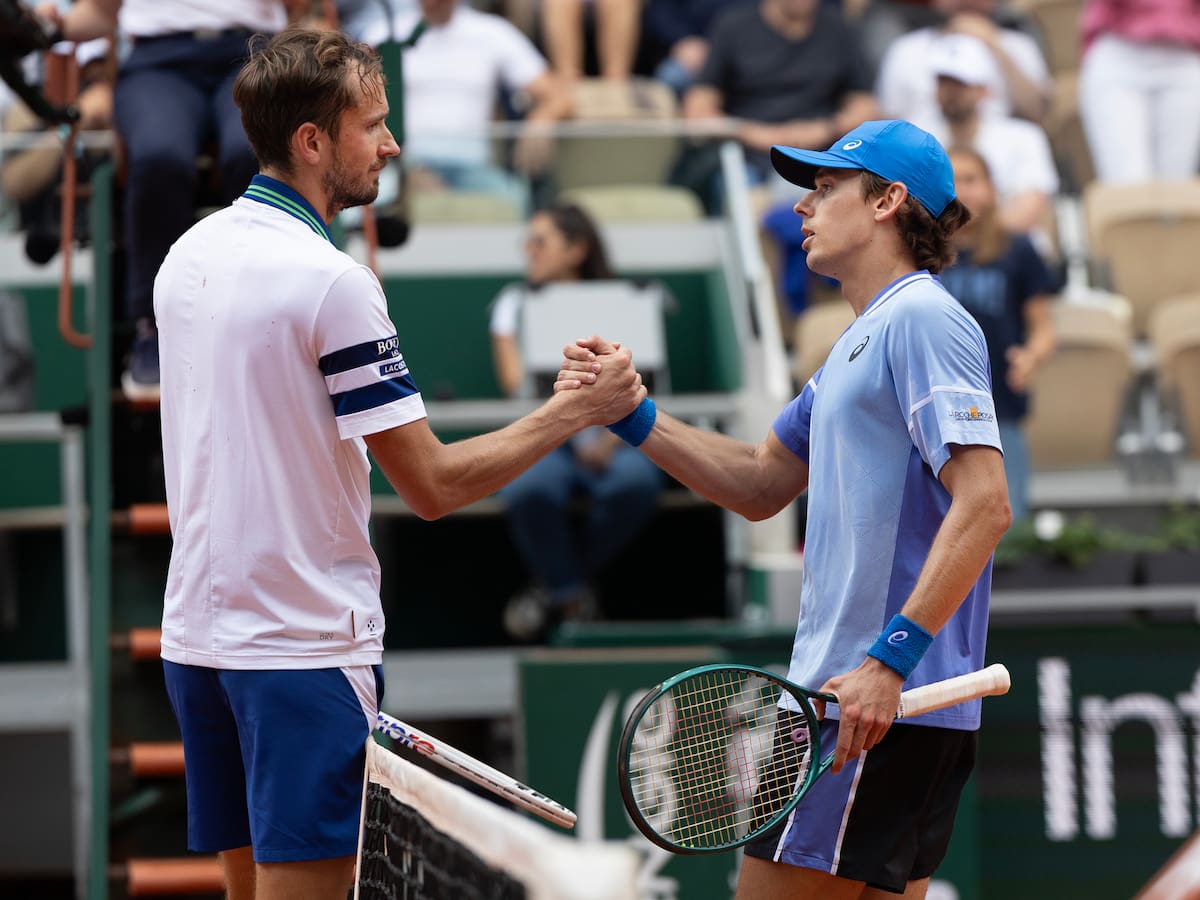 Daniil Medvedev queda eliminado en Roland Garros a manos de Alex de Minaur
