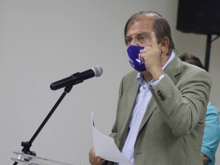 05 de enero de 2021/SANTIAGOCumpliendo con el plazo establecido por la mesa nacional del partido, los precandidatos presidenciales del PPD inscriben sus candidaturas para la Consulta Ciudadana programada para el próximo 31 de enero, en la cual militantes e independientes podrán elegir al abanderado de la colectividad. En las imágenes Francisco Vidal
FOTO: FRANCISCO CASTILLO/AGENCIAUNO