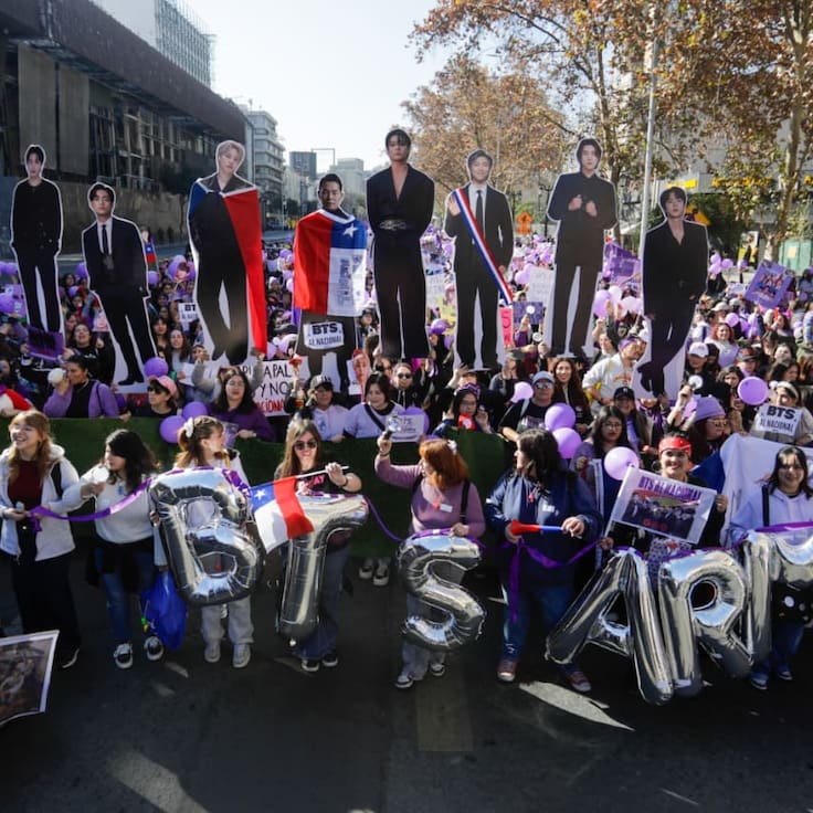 ARMY protesta en diversos puntos de Chile por incertidumbre del concierto de BTS: esto es lo que exigen las fans