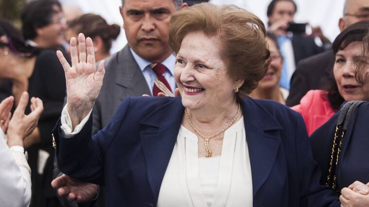 Lucía Hiriart reapareció en foto
