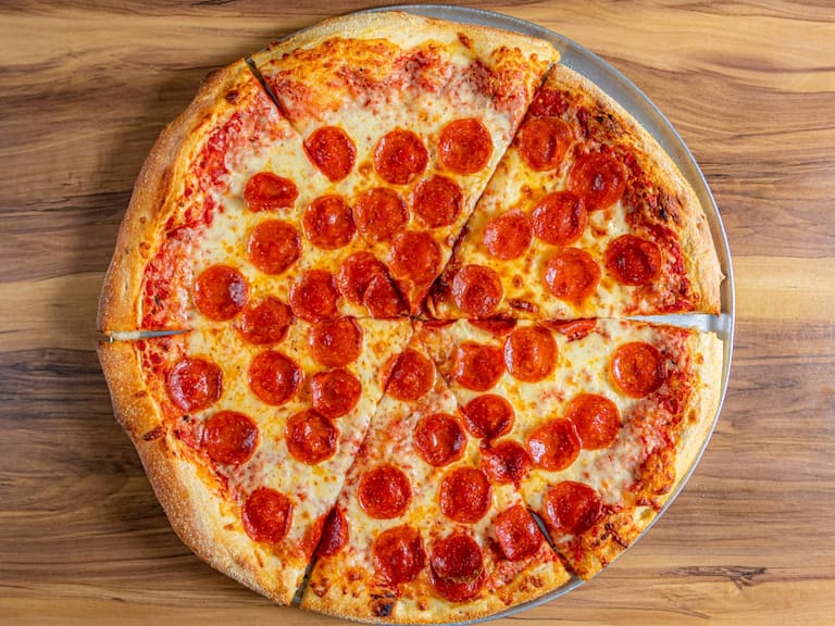 Local chileno de pizza es elegido entre los 25 mejores del mundo: dónde queda y cuáles son sus precios