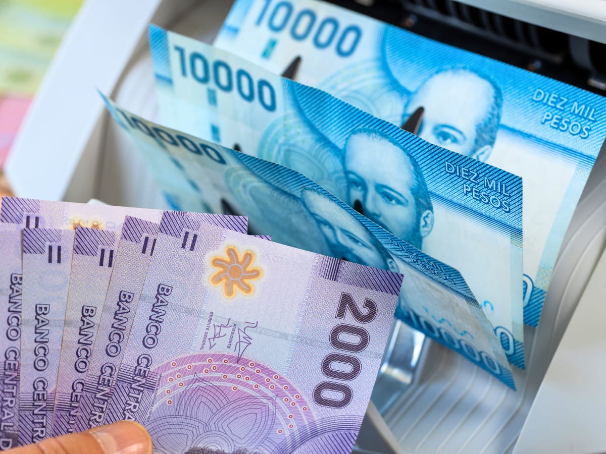 Más de $1.300 millones esperan ser cobrados en Cajas de Compensación: consulta con tu RUT si tienes saldo a favor en Chile