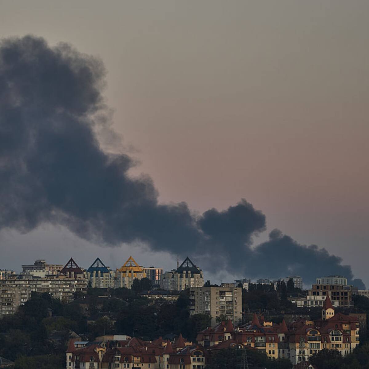 Rusia intensifica ataques contra Ucrania tras nuevas sanciones de Estados Unidos: hay al menos 18 heridos en Kiev