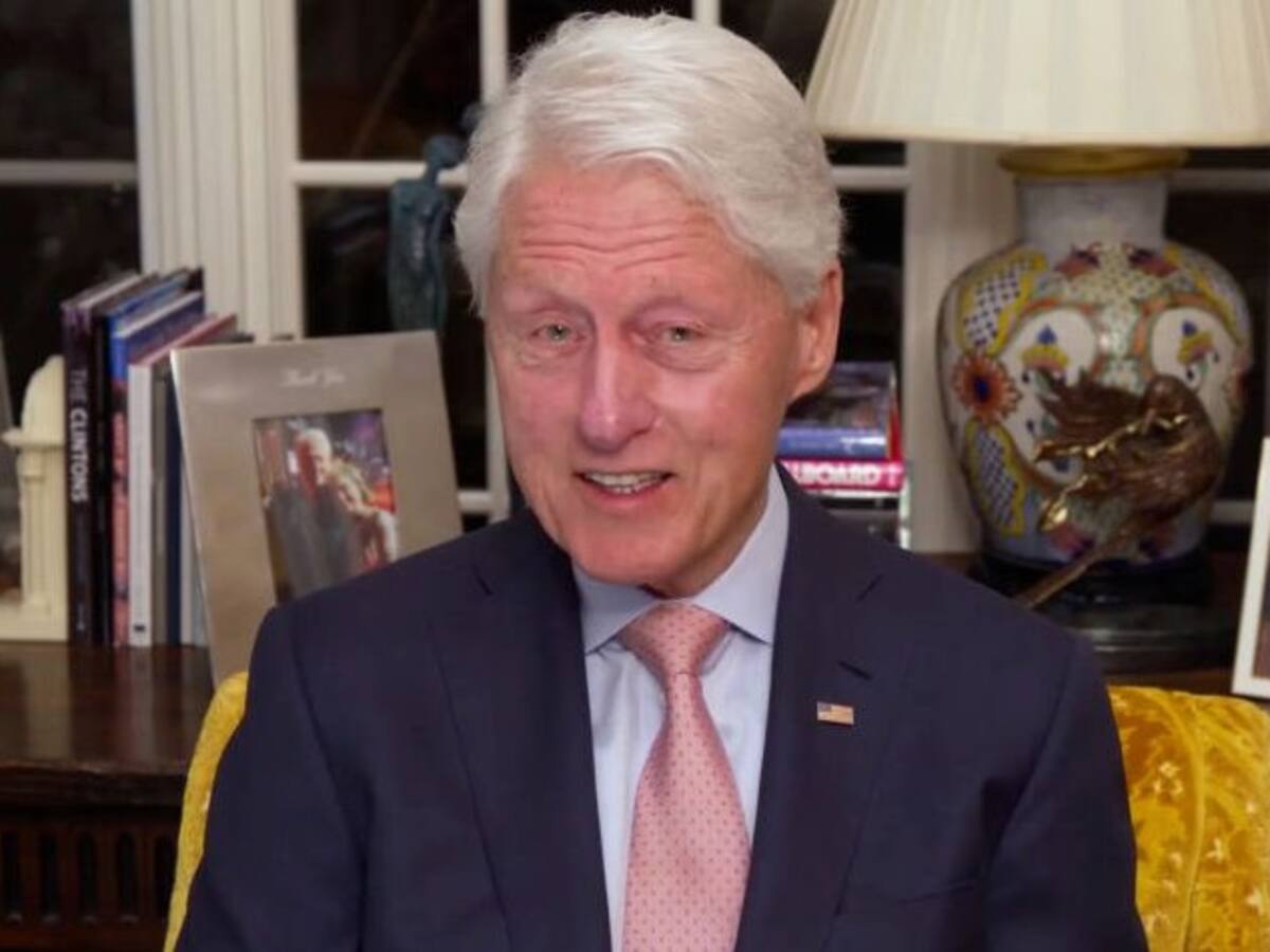 Bill Clinton sale del hospital al que ingresó por una fiebre
