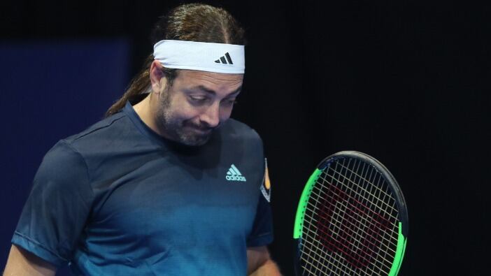 Nicolás Massú sufre una lesión y complica sus duelos de exhibición contra Fernando González