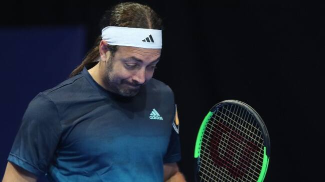 Nicolás Massú sufre una lesión y complica sus duelos de exhibición contra Fernando González