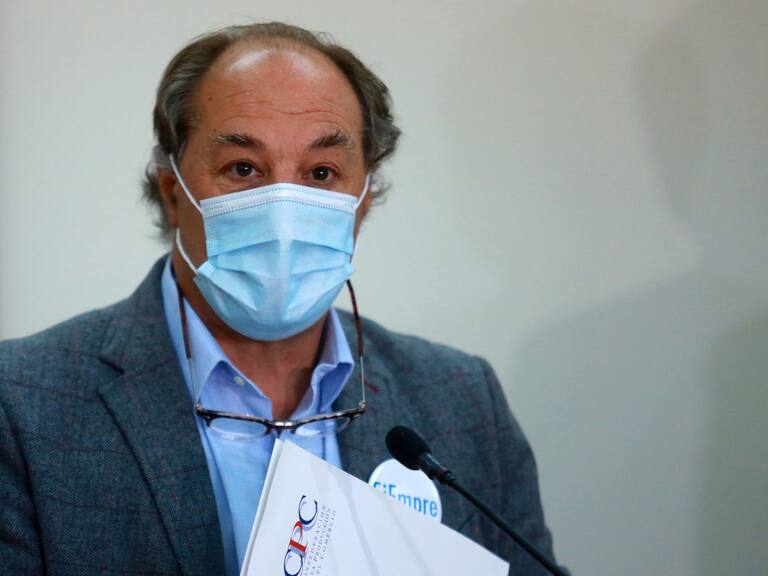 4 de Septiembre del 2020/SANTIAGO
El Ministro de Relaciones Exteriores Andrés Allamand junto al presidente de la Confederación de la Producción y del Comercio, Juan Sutil, y al presidente de la Sofofa, Bernardo Larraín, tras reunión para abordar agenda de trabajo público-privada en la reactivación económica del país, en medio de la Pandemia por Covid-19.
FOTO: JOSE FRANCISCO ZUÑIGA/AGENCIAUNO