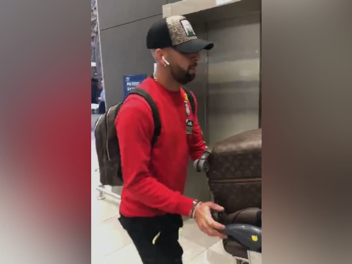 Mauricio Isla llega a Chile para sumarse a La Roja con miras a Copa América