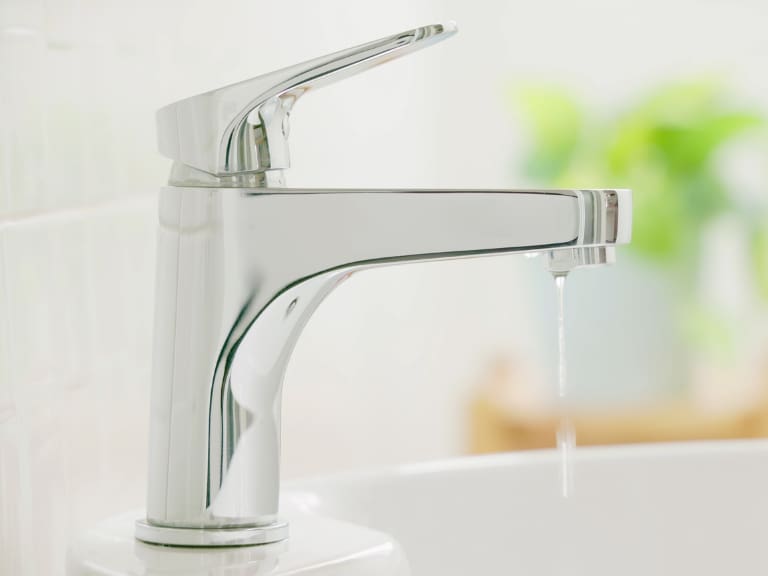 Por hasta 8 horas: Aguas Andinas anuncia cortes de agua en Santiago este miércoles 13 de mayo en 2 comunas de la RM