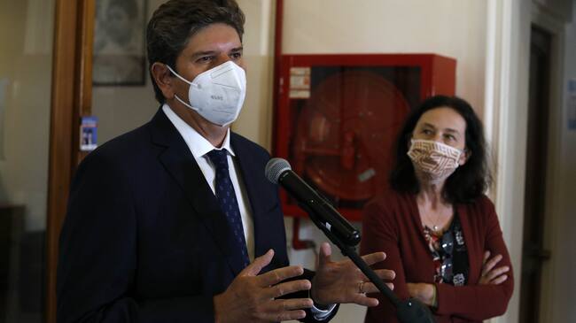 25 de Febrero de 2022/ SANTIAGOEl ministro de Hacienda, Rodrigo Cerda, junto a la presidenta del Banco Central, Rosanna Costa, se refirieron a la crisis en Ucrania tras una reunin extraordinaria del Consejo de Estabilidad Financiera (CEF).
FOTO: CRISTîBAL ESCOBAR /AGENCIAUNO