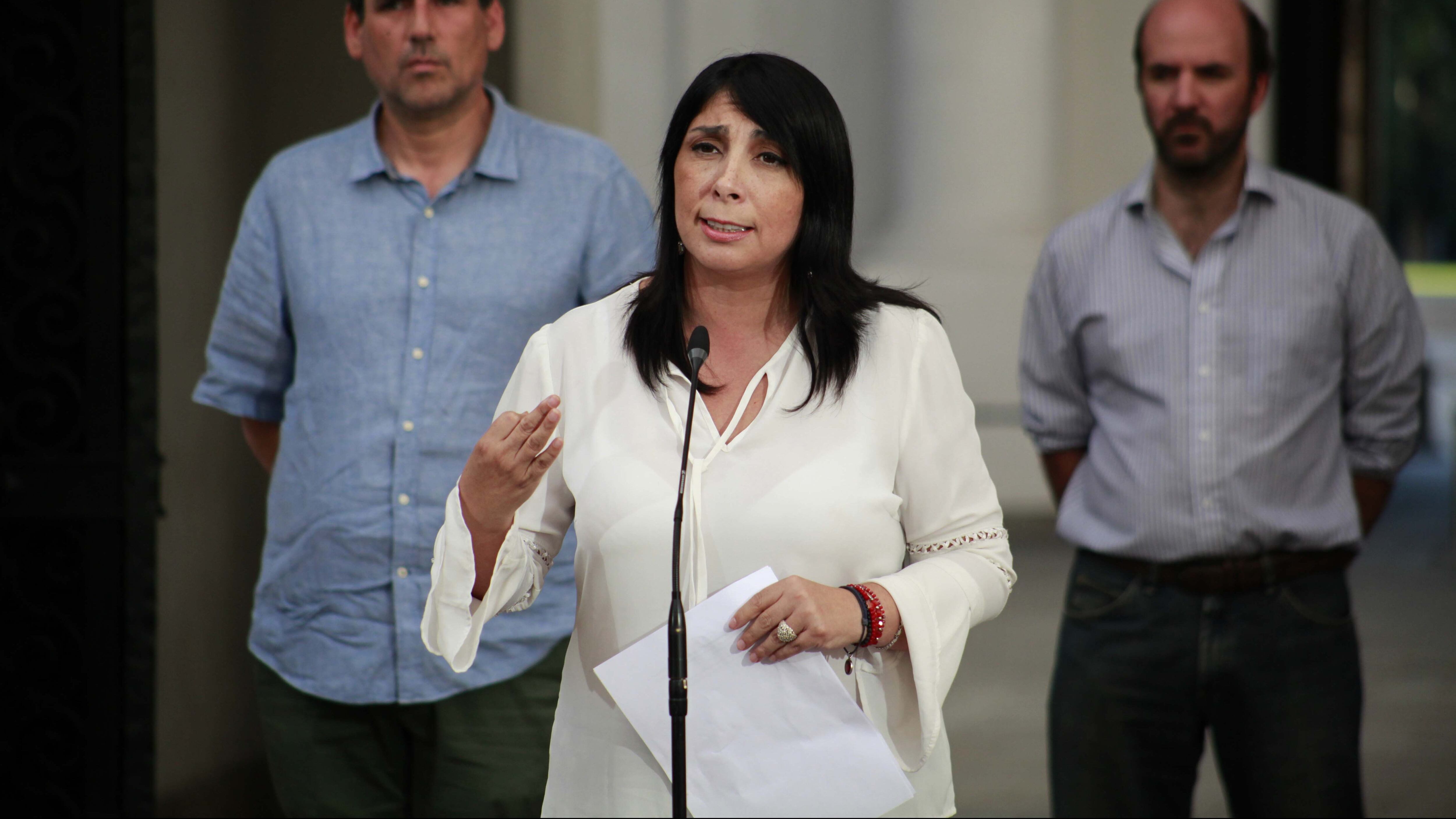 22 de Marzo 2020/SANTIAGOkarla Rubilar, Ministra vocera de Gobierno, José Ignacio Pinochet, Ministro de Agricultura, Cristóbal Leturia, subsecretario de Obras Públicas , durante el Punto de prensa para dar a comer las medidas durante el el toque de queda
FOTO:MAURICIO MENDEZ/AGENCIAUNO