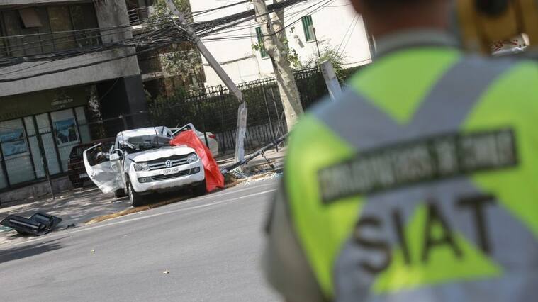 22 de DICIEMBRE de 2021 / PROVIDENCIA Accidente de tránsito deja dos fallecidos en av Andrés Bello con Pedro de Valdivia generando congestión
FOTO: DIEGO MARTIN/AGENCIAUNO