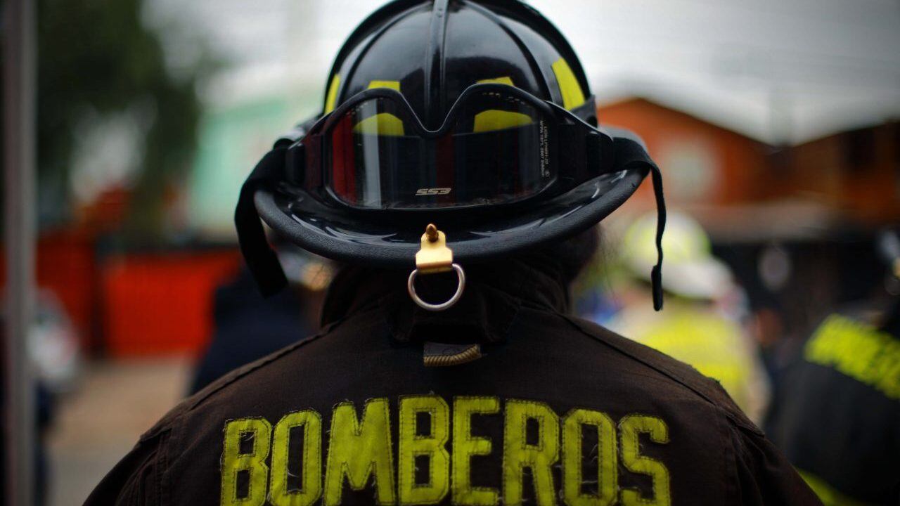 18 de Julio de 2020/SANTIAGO
Imagen detalle de un espaldar de voluntario, durante el cuartel de la 6ta compañía de bomberos de San Bernardo enfrenta el cierre de esta por ola de robos producidos en el lugar, en medio de la pandemia de COVID-19.
FOTO: JOSE FRANCISCO ZUÑIGA/AGENCIAUNO