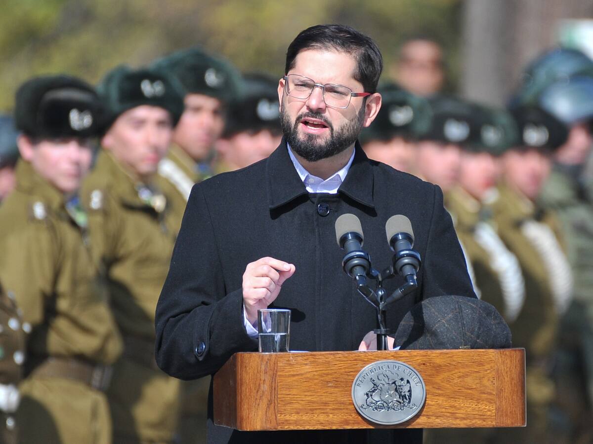 Presidente Boric recuerda a mártires de Carabineros asesinados en Cañete y envía potente mensaje: “Los vamos a perseguir donde estén”