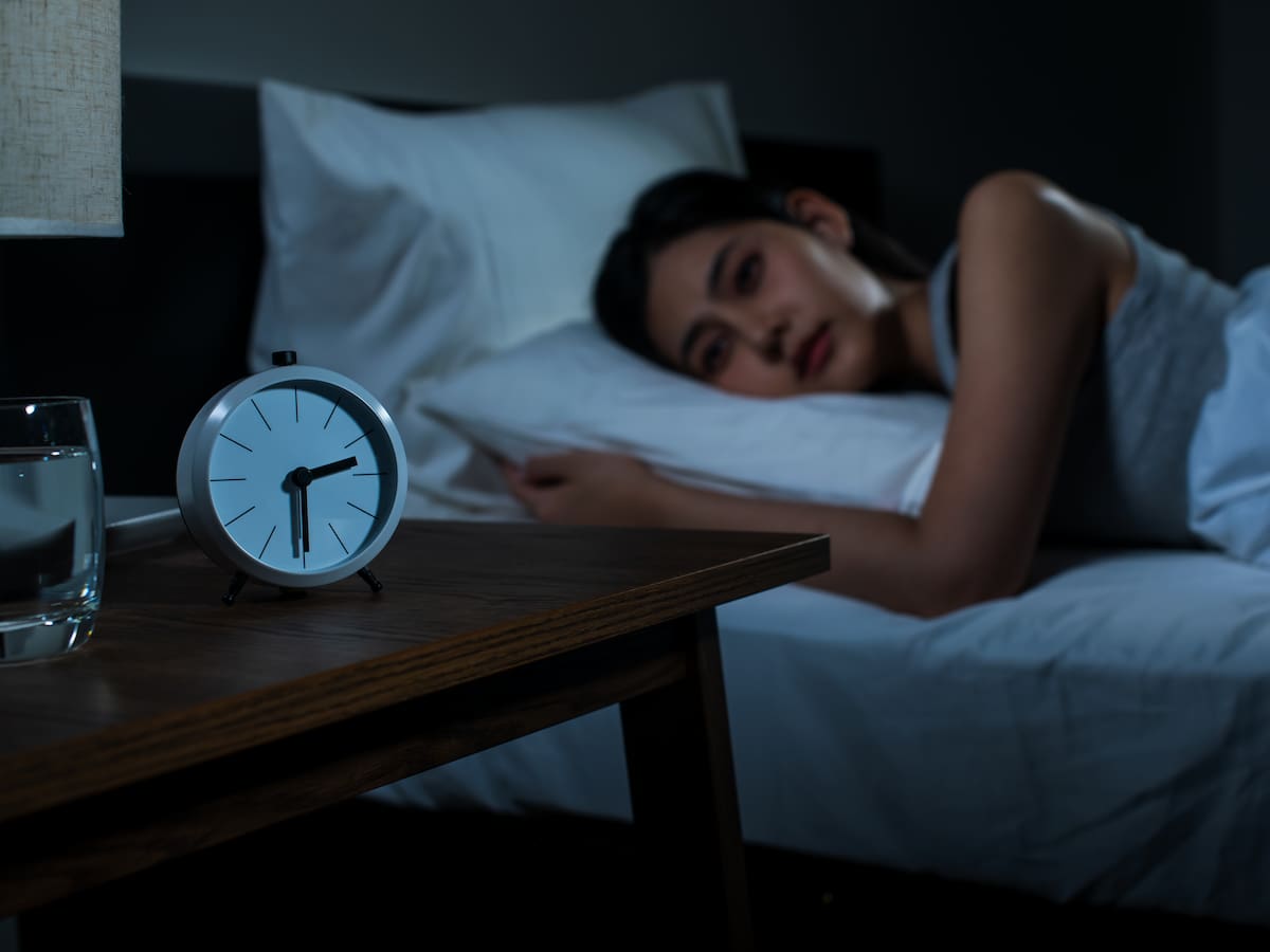 Chile es el país que despierta más tarde según ranking global: esta es la hora promedio